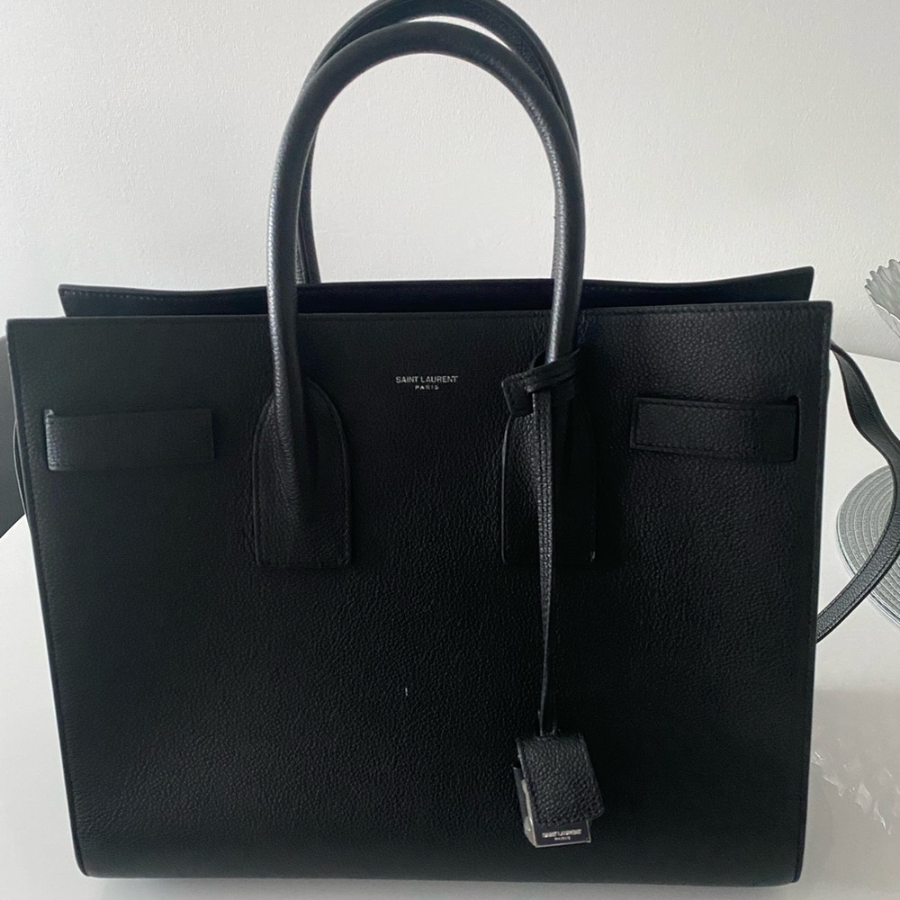 Saint Laurent CLASSIC SAC DE JOUR SMALL IN GRAINED LEATHER